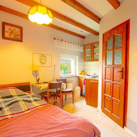 Appartamento Wynajem Apartamentow I Pokoi. Ustronie Morskie Esterno foto