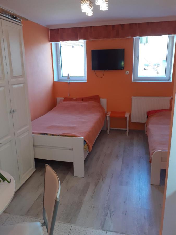 Appartamento Wynajem Apartamentow I Pokoi. Ustronie Morskie Esterno foto