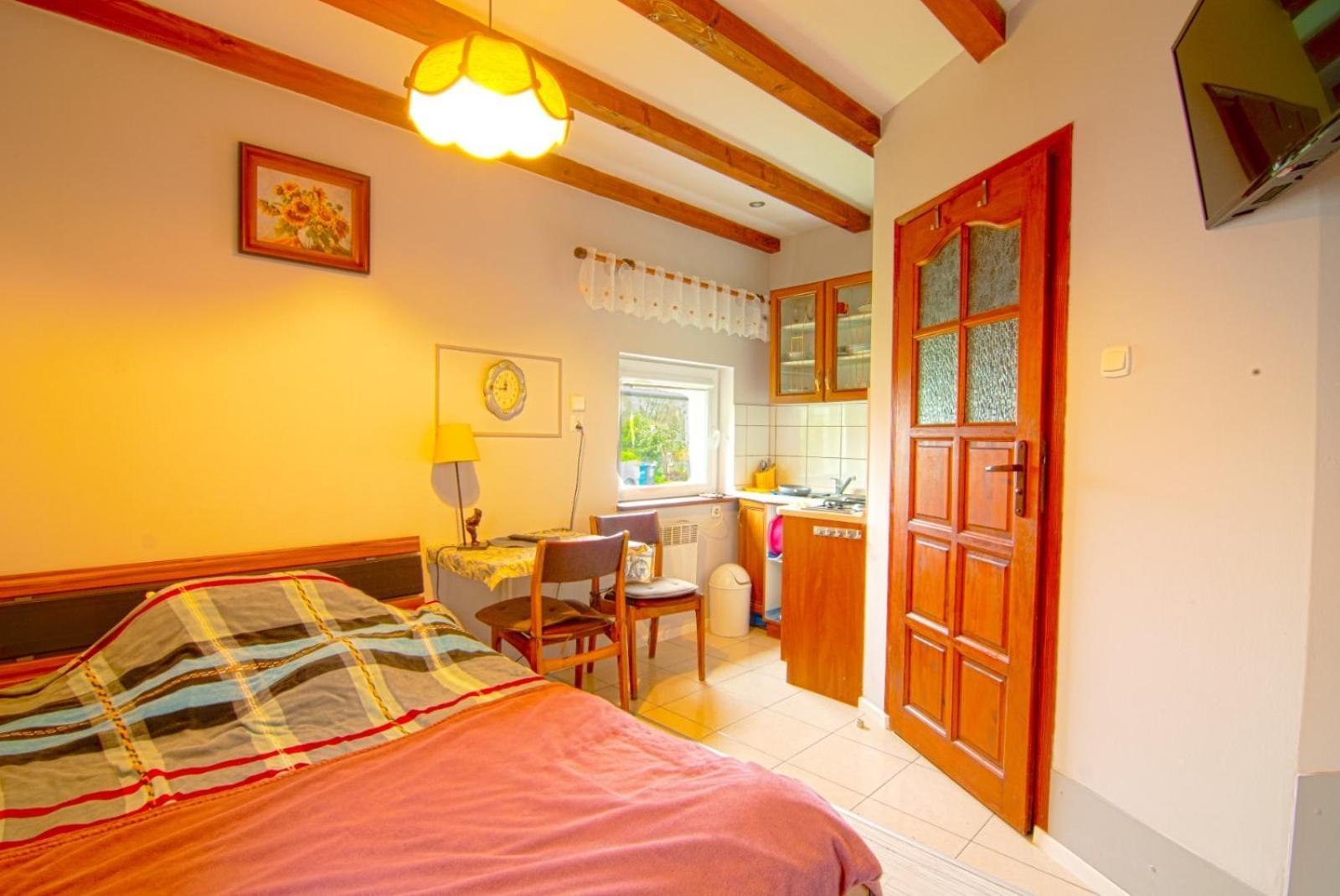 Appartamento Wynajem Apartamentow I Pokoi. Ustronie Morskie Esterno foto