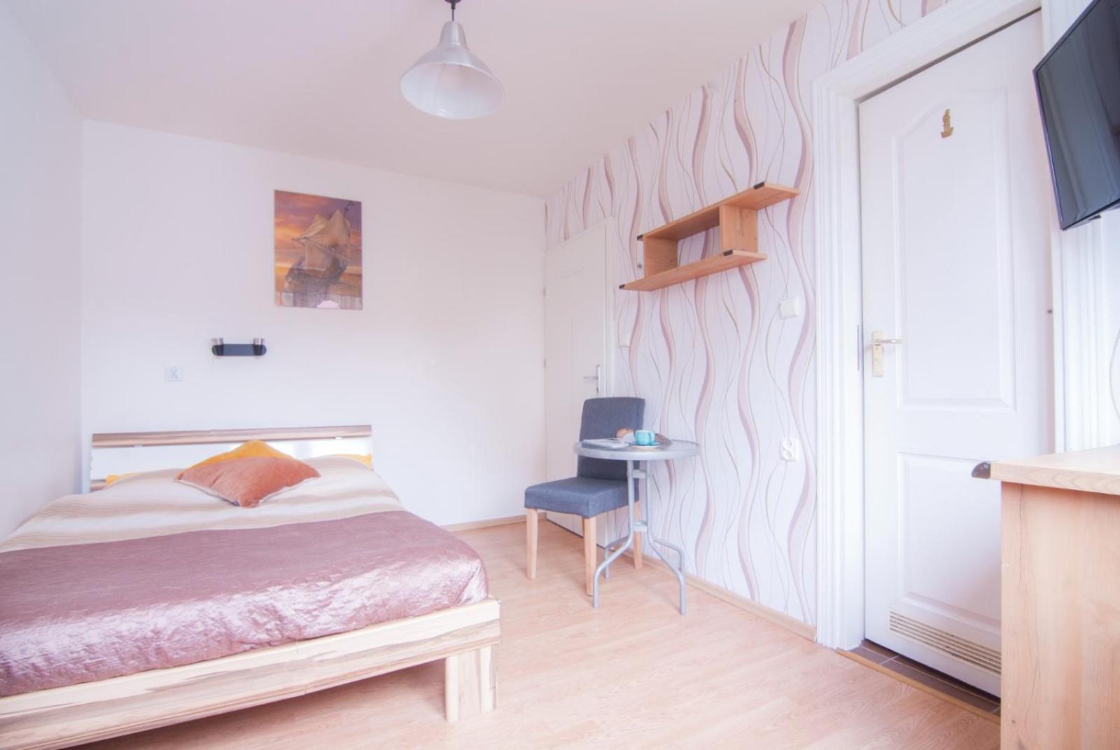 Appartamento Wynajem Apartamentow I Pokoi. Ustronie Morskie Esterno foto